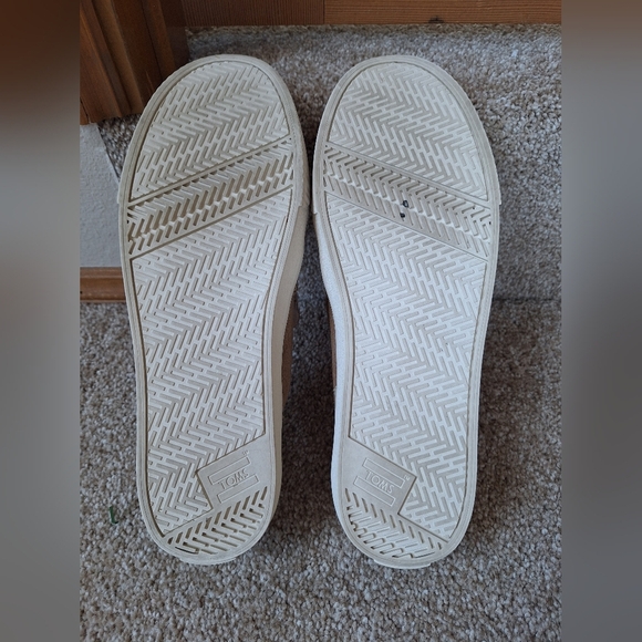 Toms Womens Tan Suede Slip On Sneaker/Loafer Size 9 - Picture 8 of 8